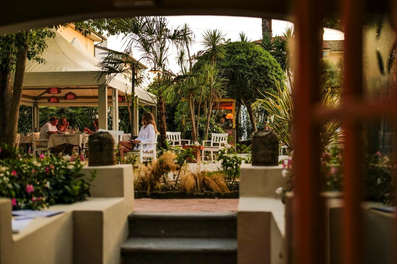 Hotel Club I Pini - Residenza D'Epoca In Versilia Lido di Camaiore Eksteriør billede