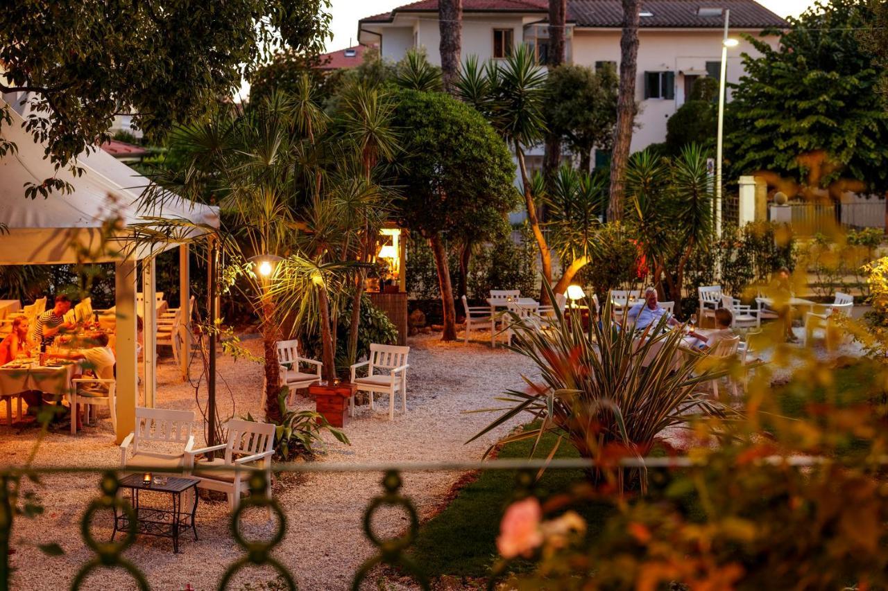 Hotel Club I Pini - Residenza D'Epoca In Versilia Lido di Camaiore Eksteriør billede