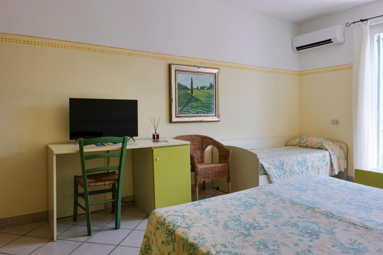 Hotel Club I Pini - Residenza D'Epoca In Versilia Lido di Camaiore Eksteriør billede